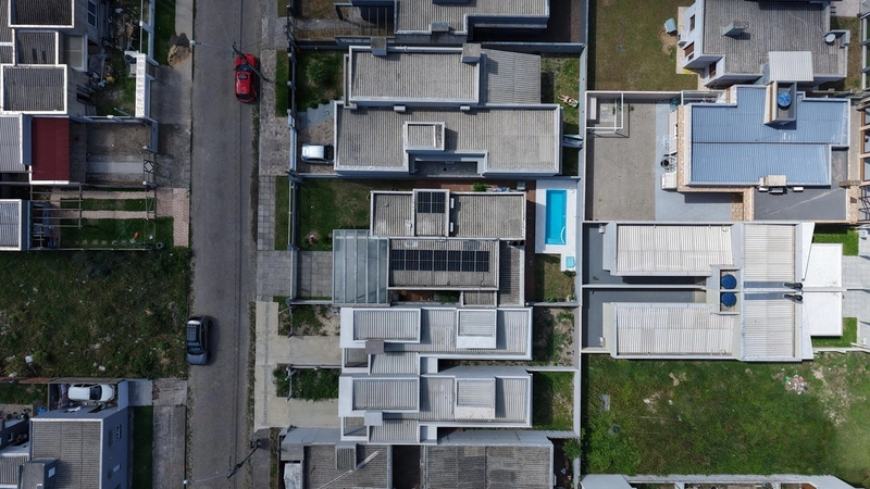 Casa 3 Dormitórios  com piscina: 9ª foto da galeria de imagens do imóvel