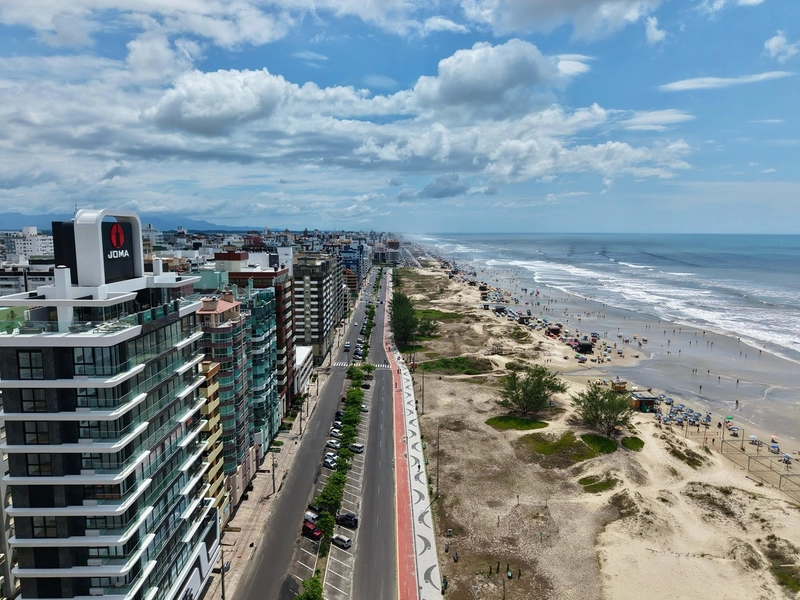 Apartamento de 04 dormitórios à beira mar: 12ª foto da galeria de imagens do imóvel