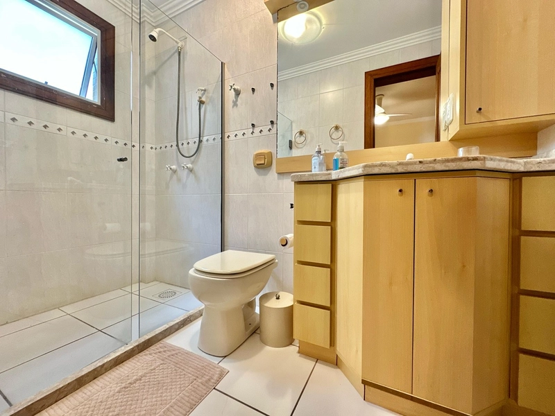 Apartamento de 04 dormitórios à beira mar: 16ª foto da galeria de imagens do imóvel