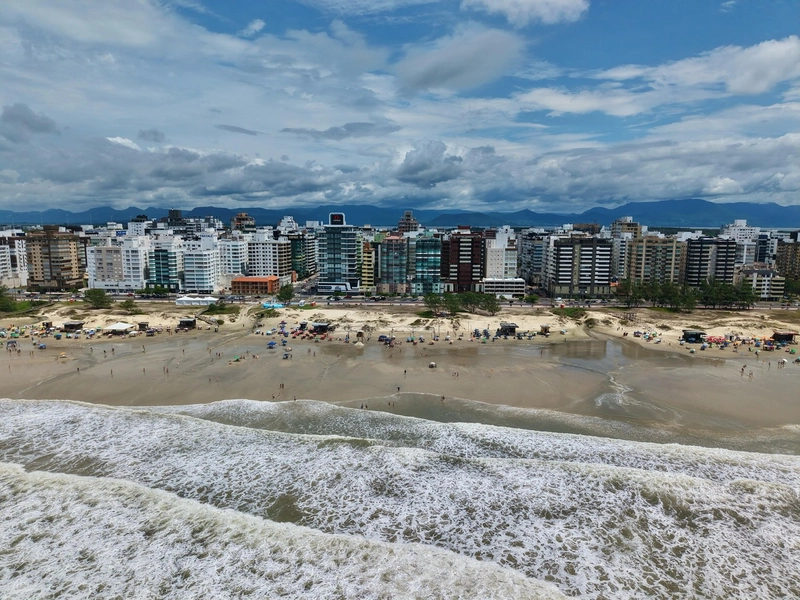 Apartamento de 04 dormitórios à beira mar: 15ª foto da galeria de imagens do imóvel