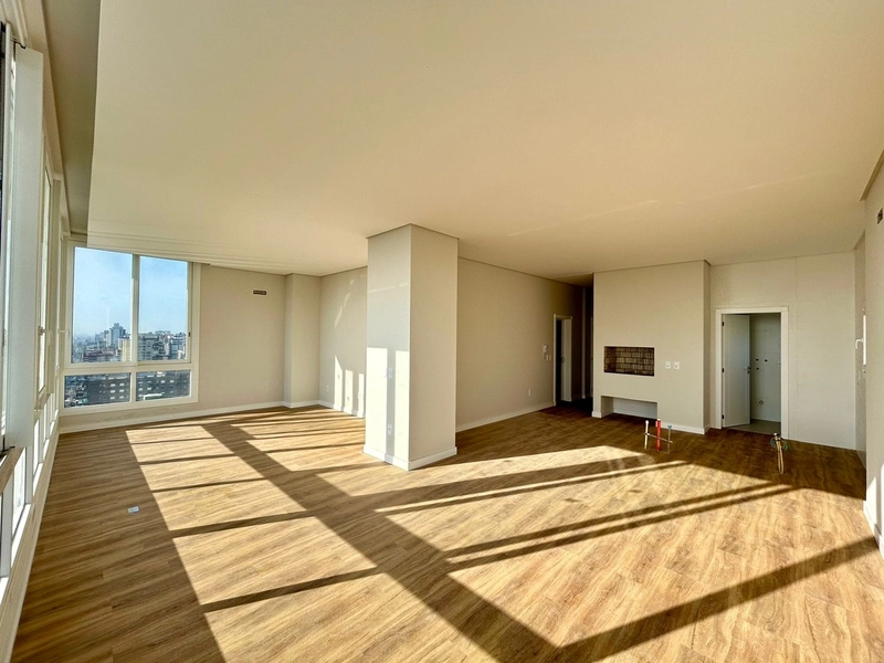 Apartamento 03 dormitórios no Centro de Capão da Canoa: 2ª foto da galeria de imagens do imóvel