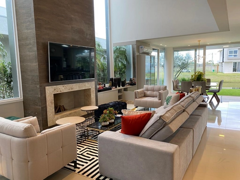 Excelente Sobrado, Beira Lago sendo 5 suítes, Mobiliado e Decorado.: 3ª foto da galeria de imagens do imóvel