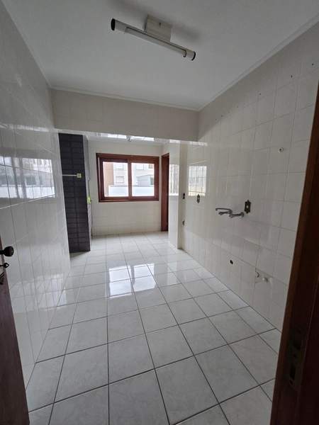 Apartamento de frente, 2 dormitórios, Centro de Capão da Canoa.: 1ª foto da galeria de imagens do imóvel
