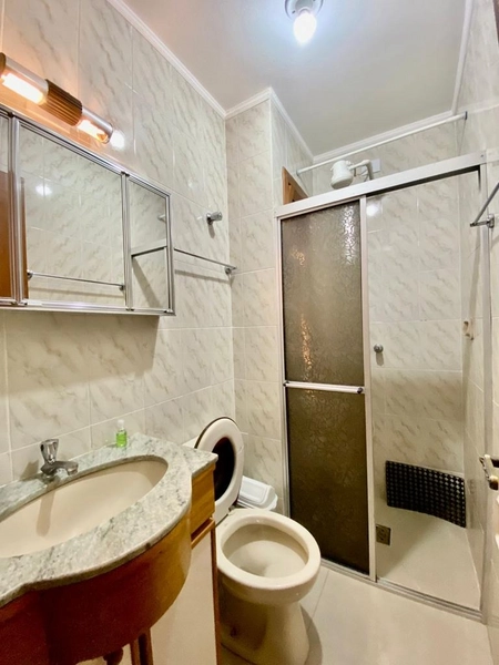Apartamento de frente com 2 dormitórios, com dependencia de empregada: 3ª foto da galeria de imagens do imóvel