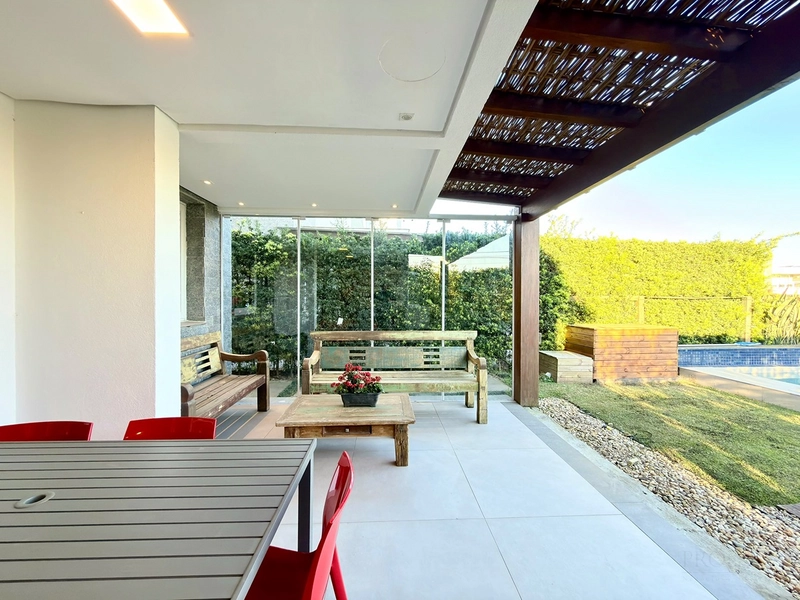 SOBRADO À VENDA EM ATLÂNTIDA! BEIRA-LAGO • PISCINA • 240 M²: 16ª foto da galeria de imagens do imóvel