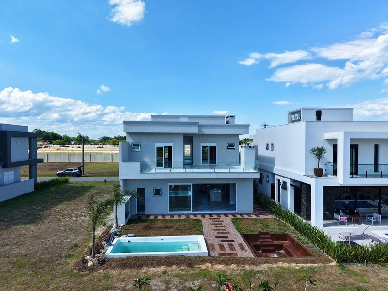 Sobrado Condomínio  venda com 330m², 04 suítes, Curumim Capão da Canoa: 1ª foto da galeria de imagens do imóvel