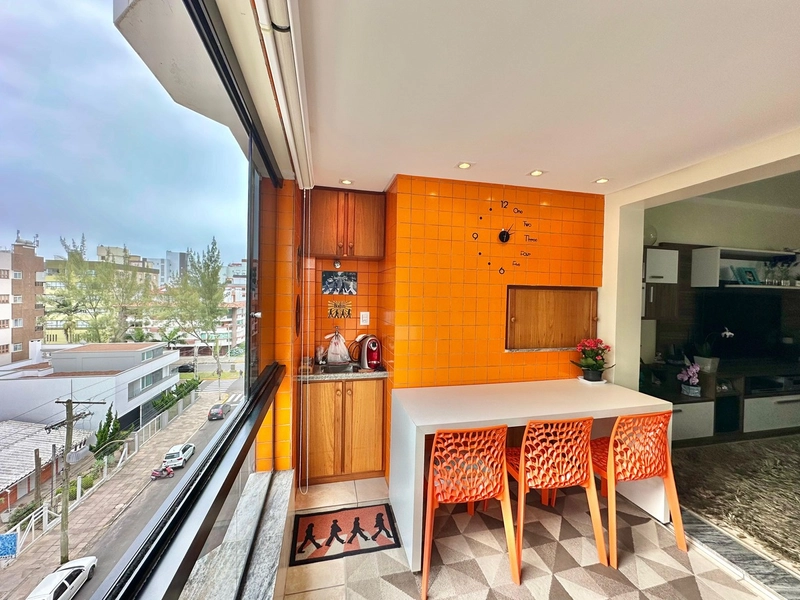 Apartamento de 3 Dormitórios sacada de Frente Capão da Canoa Centro: 16ª foto da galeria de imagens do imóvel