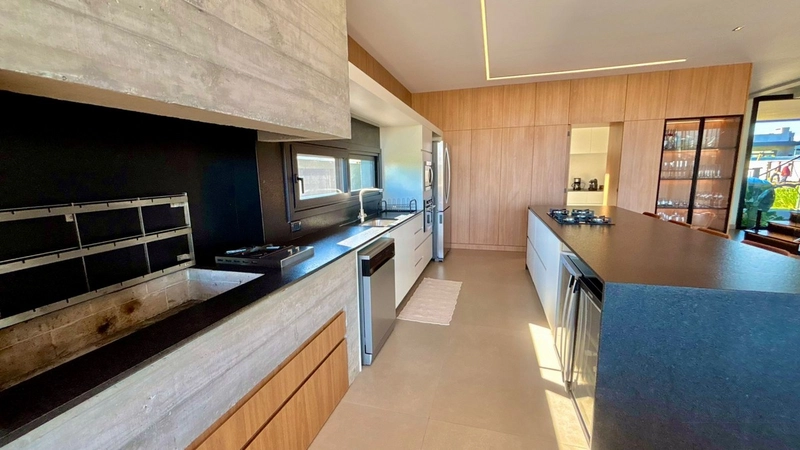 Sobrado de alto padrão beira lago no Amare Home Resort, com 6 suítes: 8ª foto da galeria de imagens do imóvel