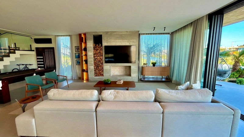 Sobrado de alto padrão beira lago no Amare Home Resort, com 6 suítes: 3ª foto da galeria de imagens do imóvel