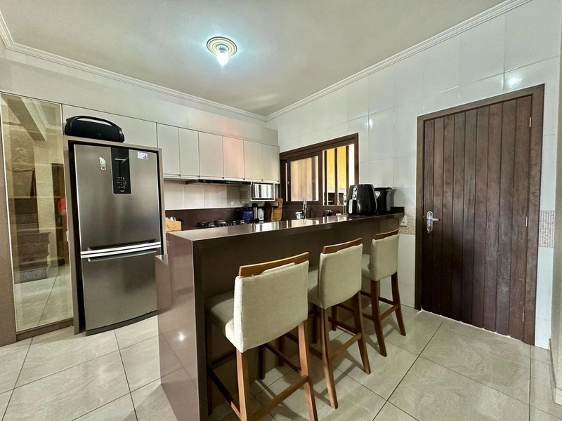 Casa à venda com 154m² 2 dormitórios 2 suítes 2 vagas Centro Xangrilá: 7ª foto da galeria de imagens do imóvel