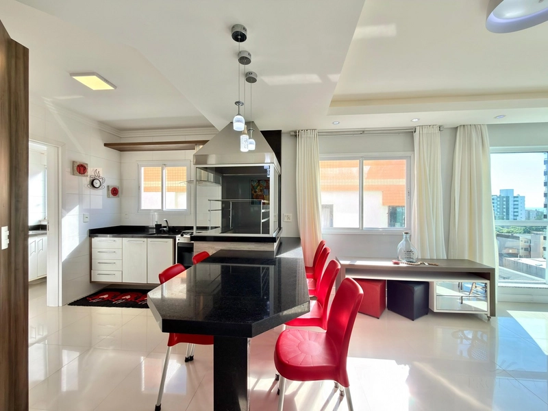 APARTAMENTO ESPAÇOSO,  ANDAR ALTO COM VISTA DO MAR: 21ª foto da galeria de imagens do imóvel