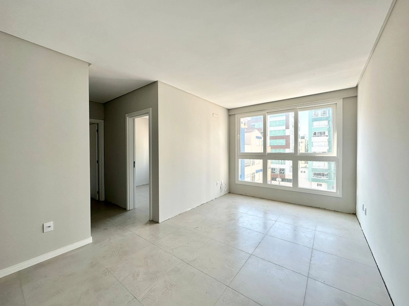 Apartamento 2 dormitórios junto a Praça Flávio Boianovski: 1ª foto da galeria de imagens do imóvel