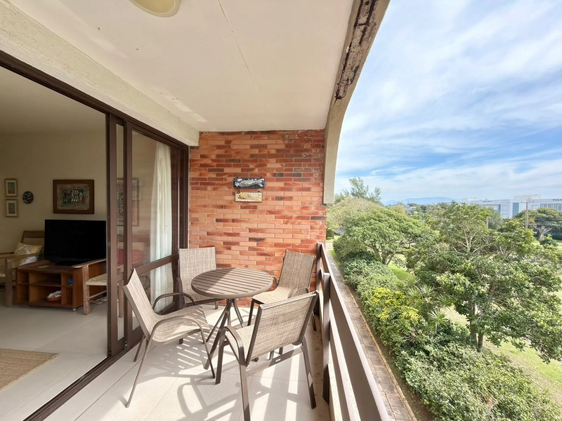 APARTAMENTO À VENDA EM ATLÂNTIDA! 100 M² • VISTA PARA ÁREA VERDE • PRÓXIMO AO MAR: 4ª foto da galeria de imagens do imóvel
