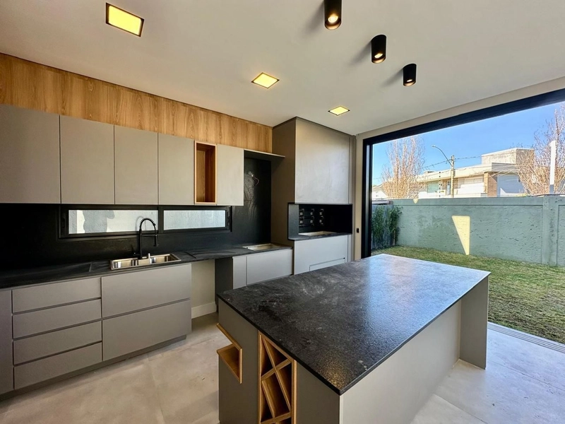 CASA EM CONDOMÍNIO FECHADO COM 04 SUITES, XANGRI-LÁ.: 26ª foto da galeria de imagens do imóvel