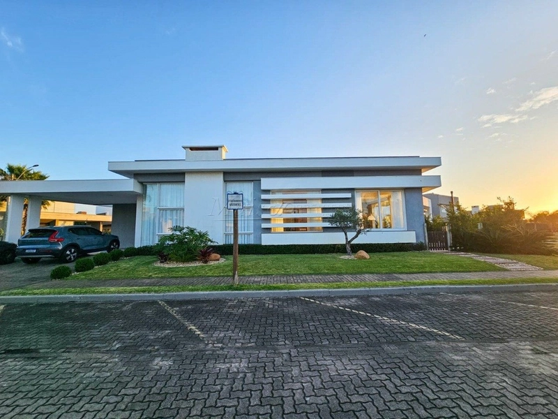 Casa térrea 04 suítes Condomínio Sea Coast em Xangri-lá: 1ª foto da galeria de imagens do imóvel