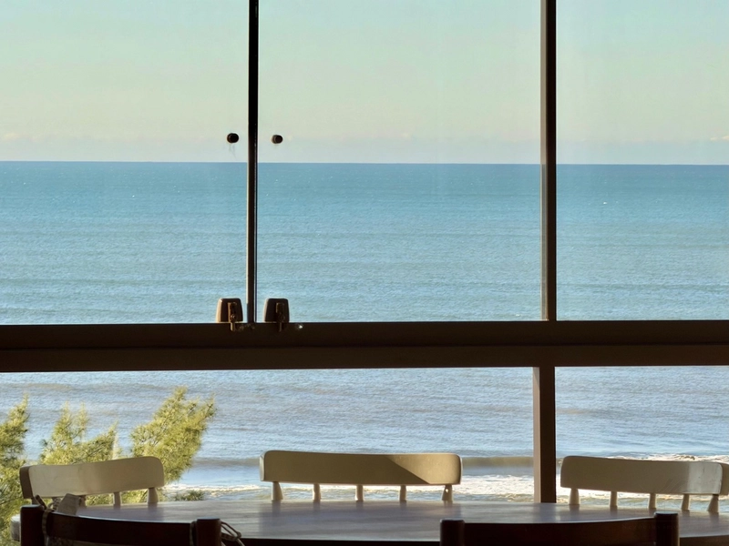 APARTAMENTO À BEIRA MAR !  COM VISTA INCRÍVEL PARA O MAR!: 1ª foto da galeria de imagens do imóvel
