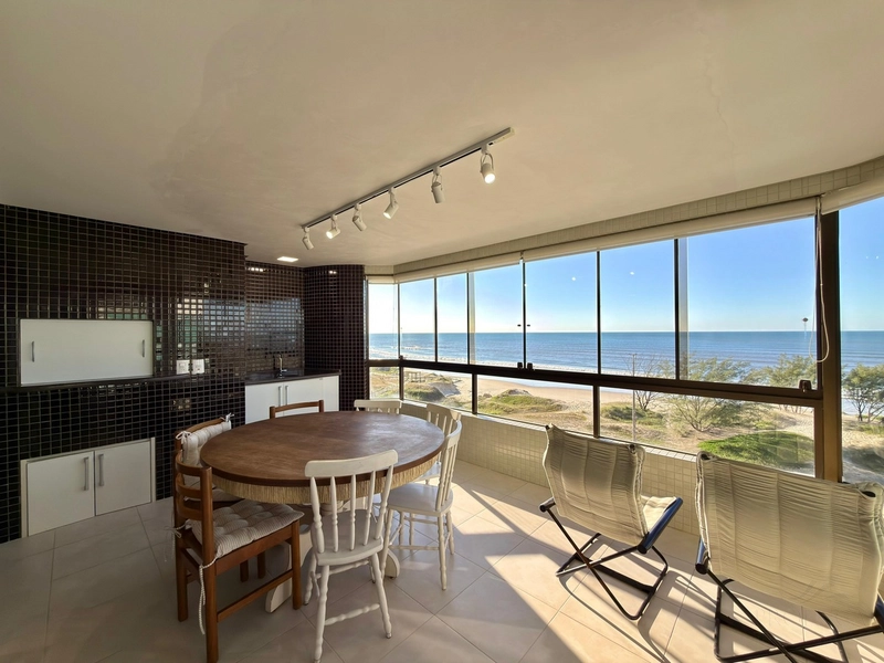 APARTAMENTO À BEIRA MAR !  COM VISTA INCRÍVEL PARA O MAR!: 25ª foto da galeria de imagens do imóvel