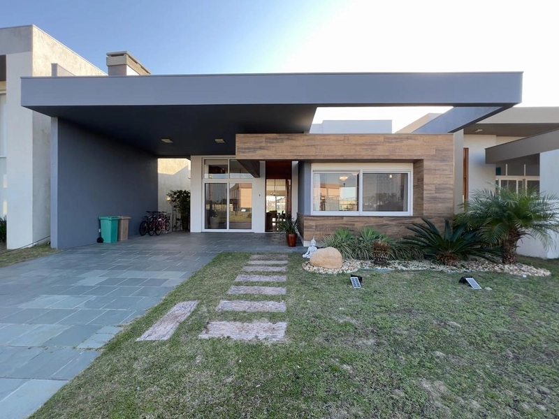 Casas à venda em Xangri-Lá, Condomínio Riviera.: 1ª foto da galeria de imagens do imóvel