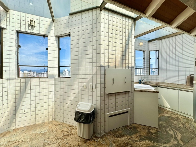 Apartamento com sacada de frente de 1 dormitório: 7ª foto da galeria de imagens do imóvel