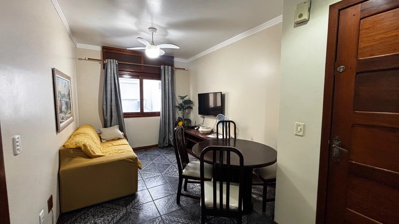 Excelente apartamento 01 dormitório meia quadra do mar Temporada: 1ª foto da galeria de imagens do imóvel