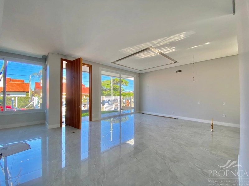 Casa térrea 5 suítes no Centro de Atlântida: 3ª foto da galeria de imagens do imóvel