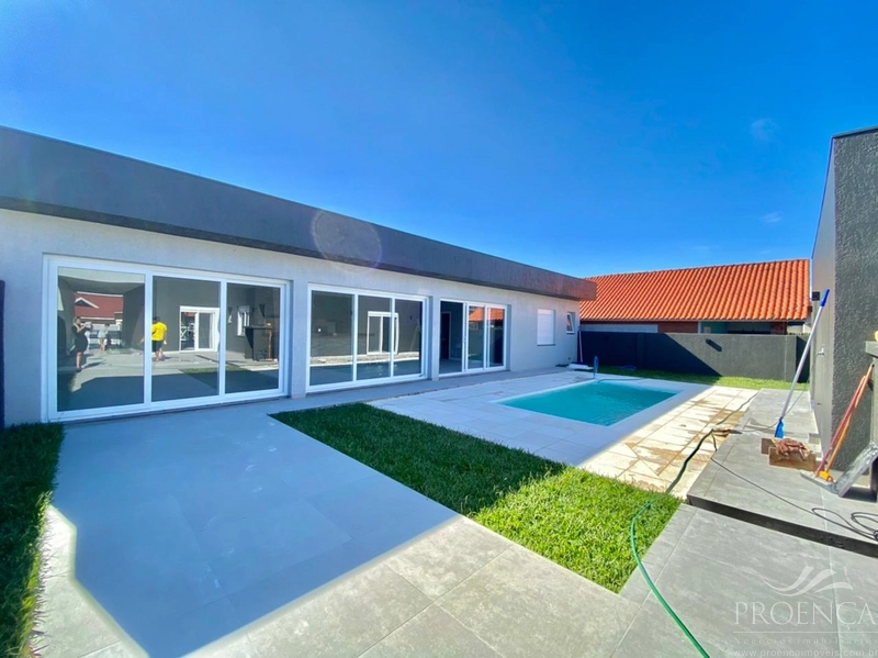 Casa térrea 5 suítes no Centro de Atlântida: 2ª foto da galeria de imagens do imóvel