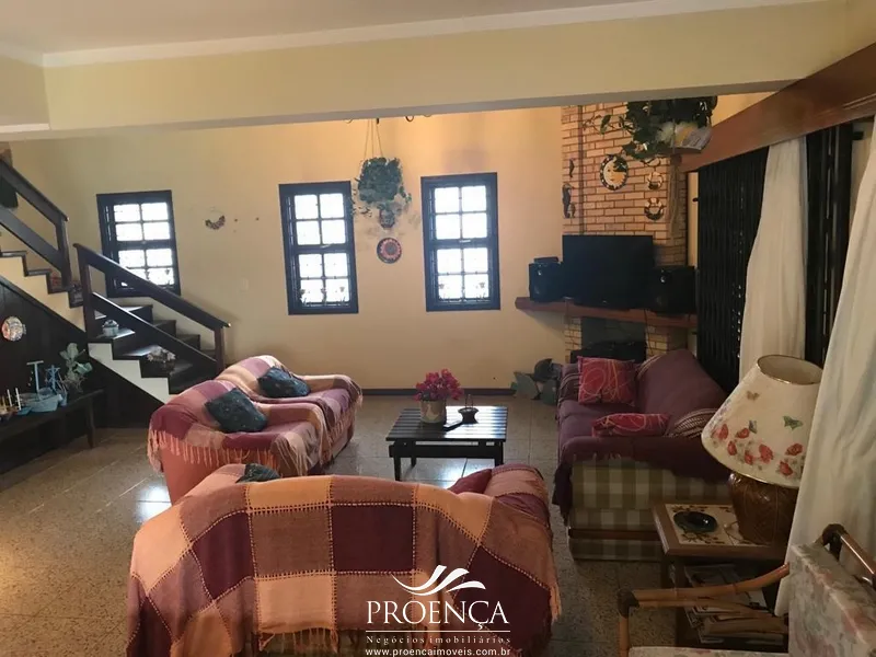 Excelente Casa com 5 dormitórios sendo 2 suíte: 3ª foto da galeria de imagens do imóvel