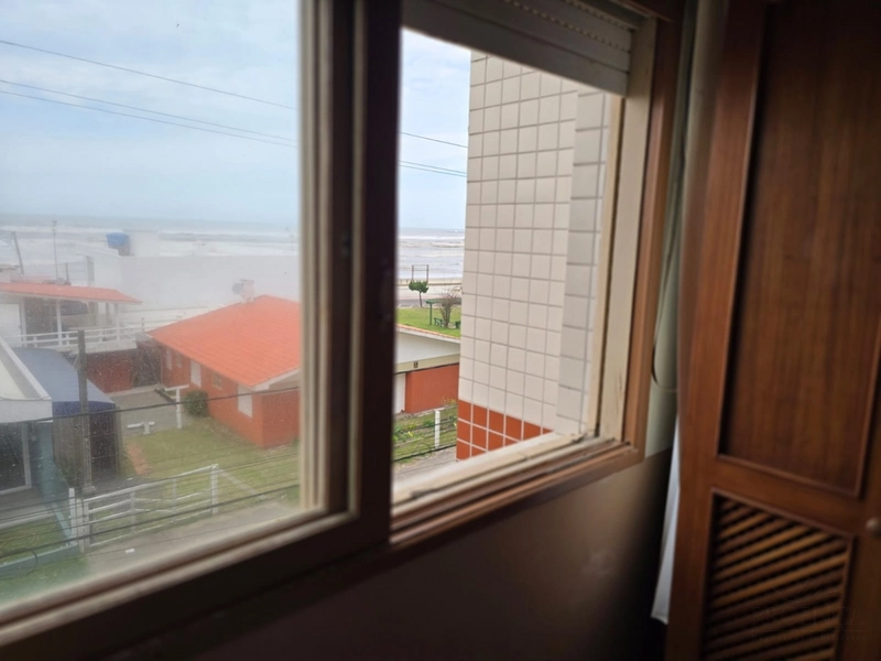 APARTAMENTO A BEIRA MAR --- De R$ 850.000,00 → por R$ 680.000,00: 3ª foto da galeria de imagens do imóvel
