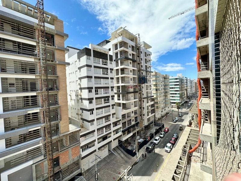 APARTAMENTO DE FRENTE - APENAS 1 QUADRAS DO MAR: 5ª foto da galeria de imagens do imóvel