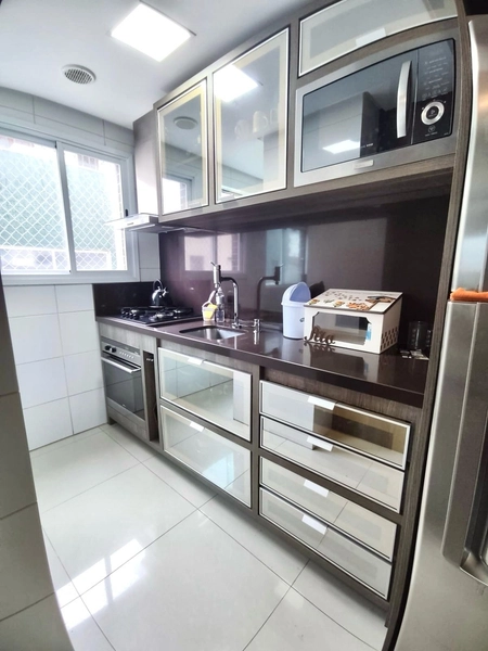 Apartamento de frente, 3 dormitórios, mobiliado, Zona Nova: 17ª foto da galeria de imagens do imóvel