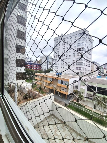 Apartamento de frente, 3 dormitórios, mobiliado, Zona Nova: 2ª foto da galeria de imagens do imóvel