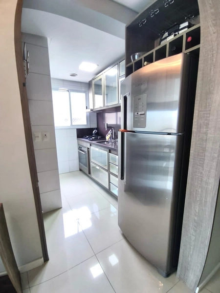 Apartamento de frente, 3 dormitórios, mobiliado, Zona Nova: 3ª foto da galeria de imagens do imóvel