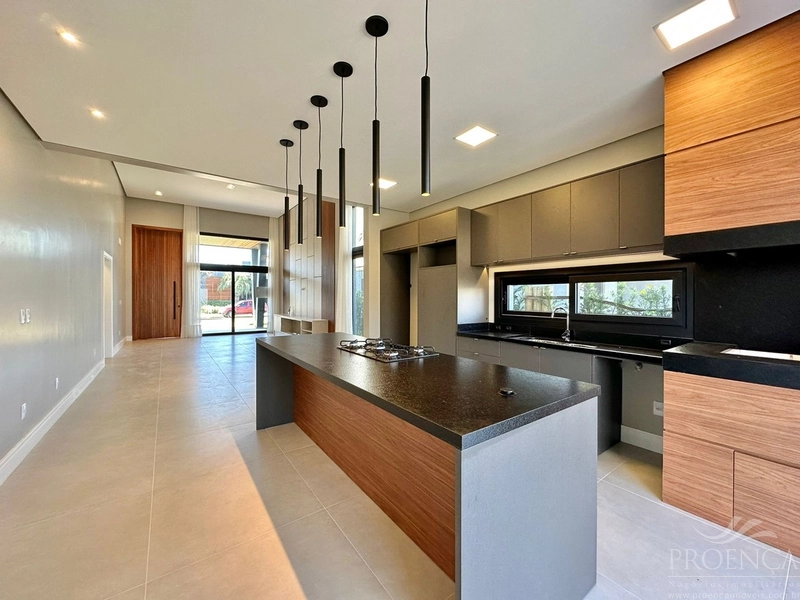 CASA TÉRREA DE CONDOMÍNIO EM XANGRI-LÁ.: 9ª foto da galeria de imagens do imóvel