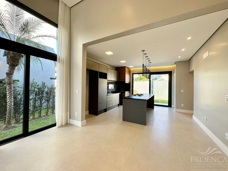 CASA TÉRREA DE CONDOMÍNIO EM XANGRI-LÁ.: 5ª foto da galeria de imagens do imóvel