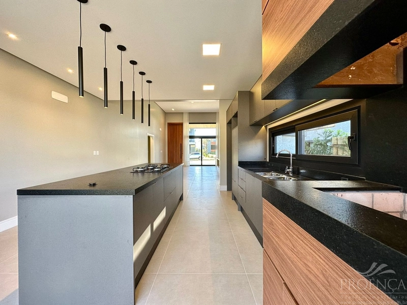 CASA TÉRREA DE CONDOMÍNIO EM XANGRI-LÁ.: 11ª foto da galeria de imagens do imóvel