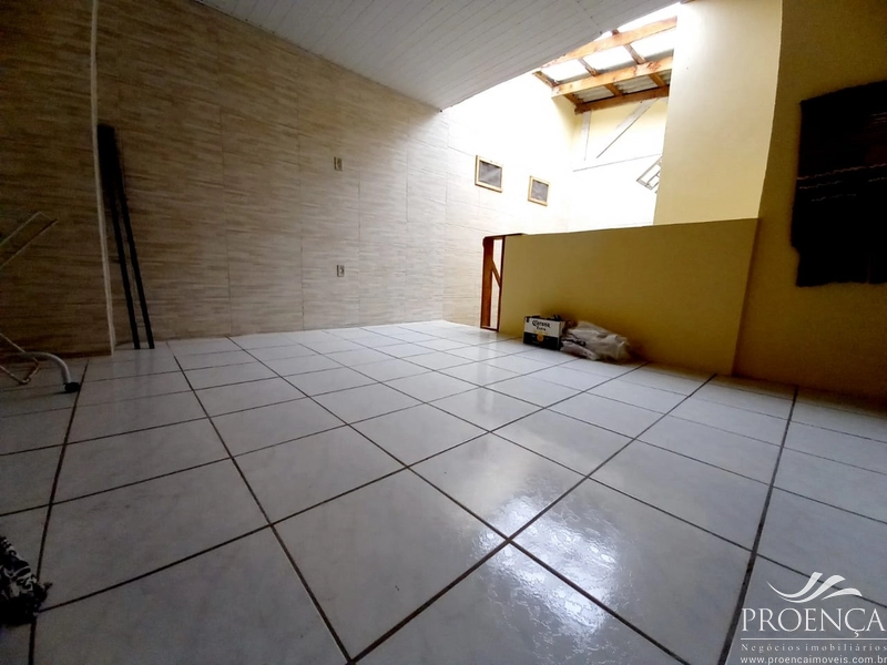 Duplex 4 dormitórios sendo 1 suíte, amplo pátio na frente: 13ª foto da galeria de imagens do imóvel