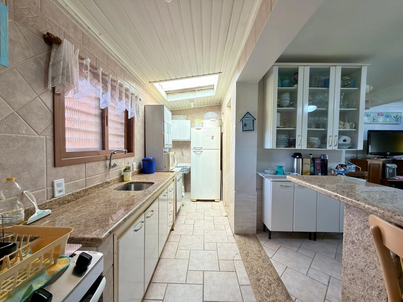 CASA A VENDA EM ATLÂNTIDA/XANGRI-LÁ e 06 APTOS AOS FUNDOS: 16ª foto da galeria de imagens do imóvel