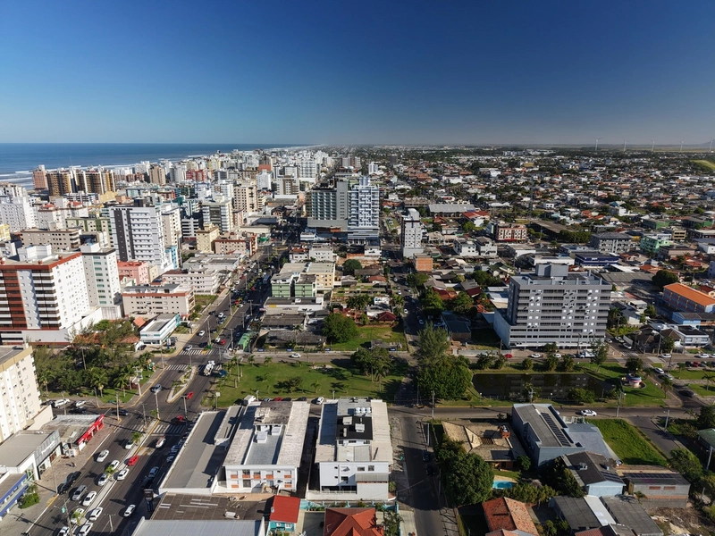 APARTAMENTO À VENDA DE FRENTE PARA A PRAÇA: 2ª foto da galeria de imagens do imóvel