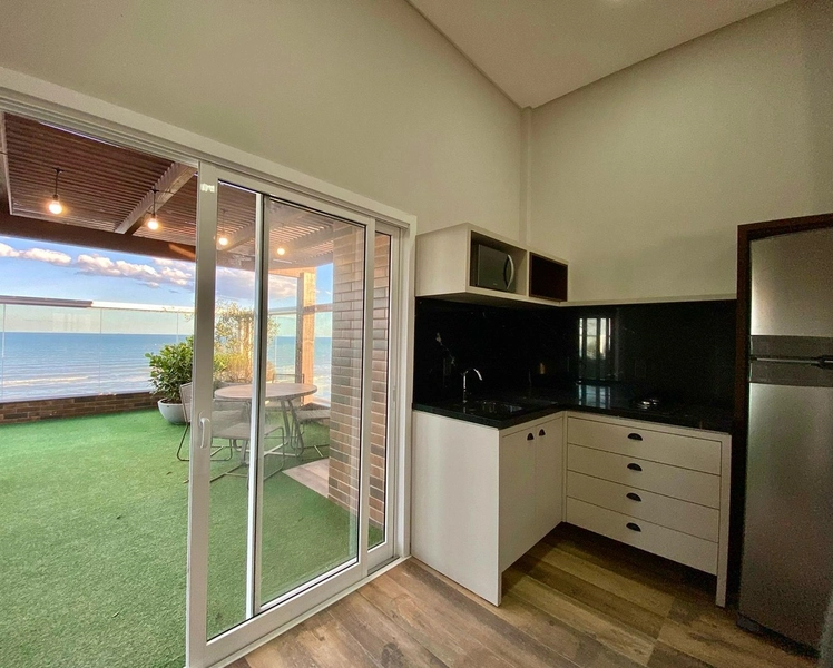 APARTAMENTO COM TERRAÇO MOBILIADO E DECORADO!: 1ª foto da galeria de imagens do imóvel