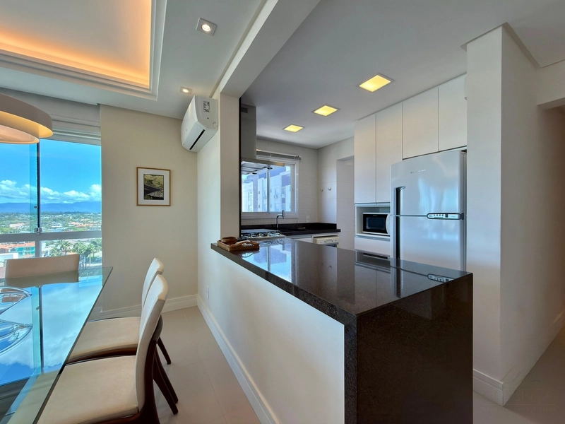 APARTAMENTO À VENDA COM VISTA ETERNA PARA O MAR.: 11ª foto da galeria de imagens do imóvel