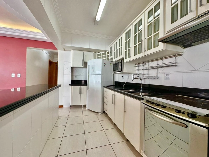 APARTAMENTO DE ESQUINA COM VISTA PARA O MAR!!!: 1ª foto da galeria de imagens do imóvel