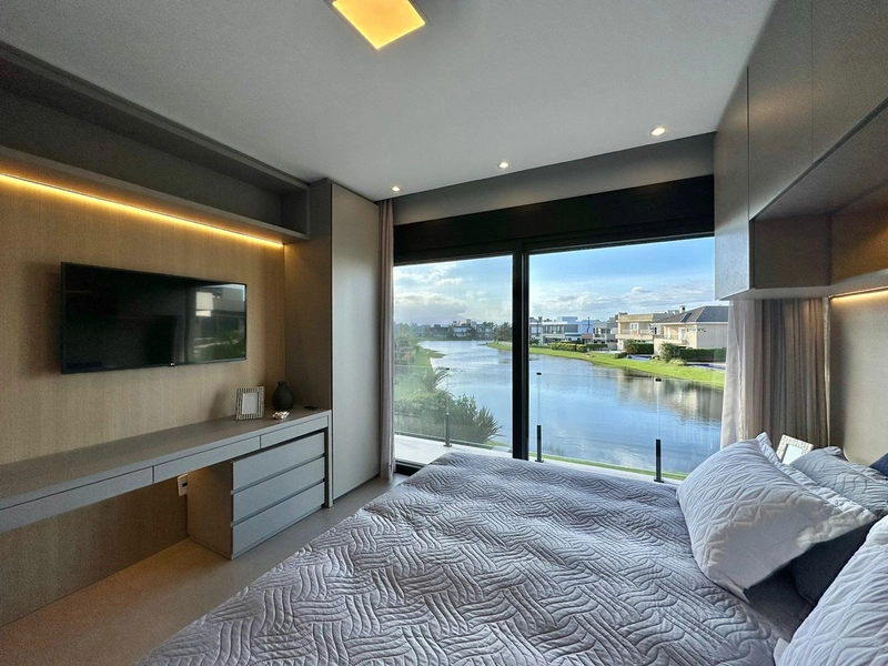 CONDOMÍNIO ENSEADA SOBRADO À VENDA COM VISTA INCRÍVEL PARA O LAGO: 17ª foto da galeria de imagens do imóvel