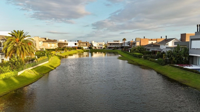 CONDOMÍNIO ENSEADA SOBRADO À VENDA COM VISTA INCRÍVEL PARA O LAGO: 22ª foto da galeria de imagens do imóvel