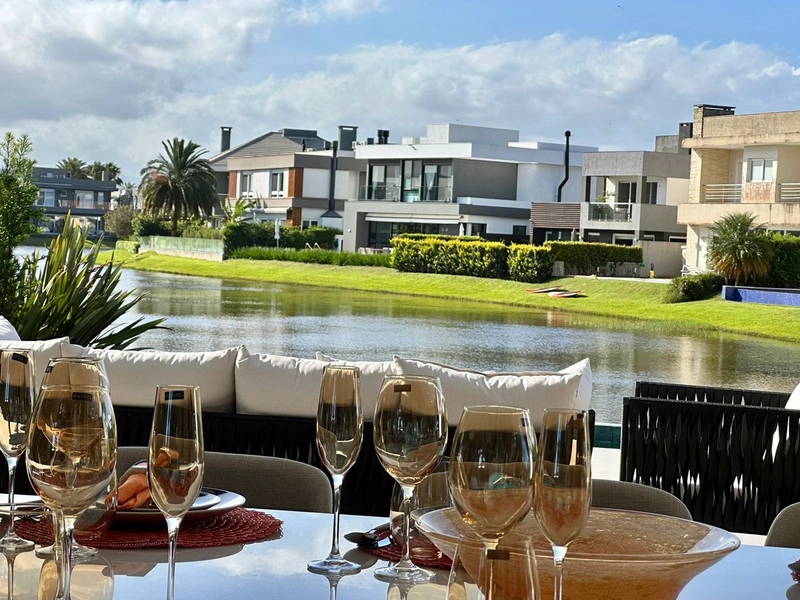 CONDOMÍNIO ENSEADA SOBRADO À VENDA COM VISTA INCRÍVEL PARA O LAGO: 10ª foto da galeria de imagens do imóvel
