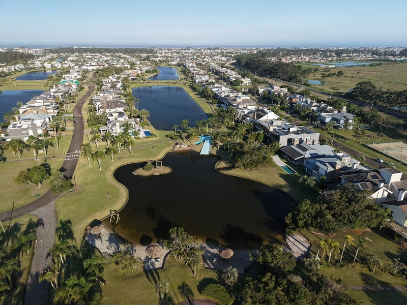 SOBRADO À VENDA EM ATLÂNTIDA! BEIRA-LAGO • 5 SUÍTES • 847,22 M² DE TERRENO: 46ª foto da galeria de imagens do imóvel