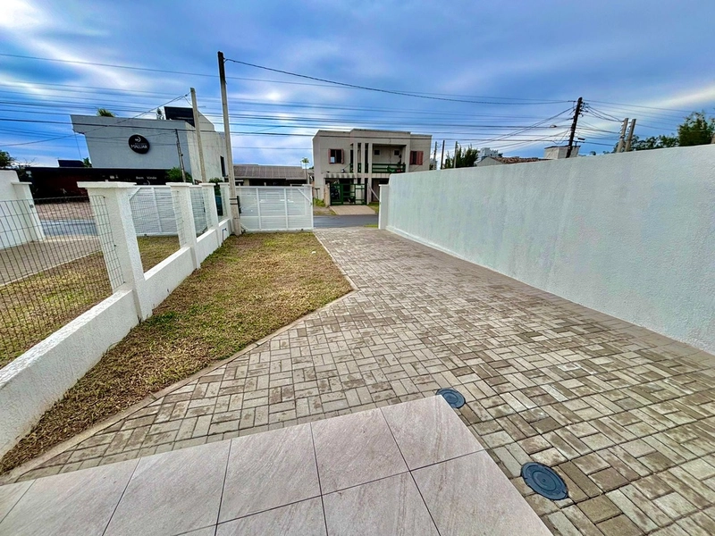 Casa térrea 03 dormitórios - 01 suíte - Zona Nova Capão da Canoa: 3ª foto da galeria de imagens do imóvel