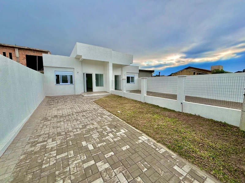 Casa térrea 03 dormitórios - 01 suíte - Zona Nova Capão da Canoa: 2ª foto da galeria de imagens do imóvel