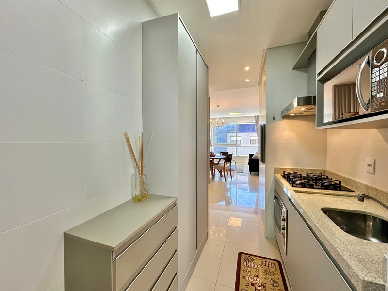 Apartamento mobiliado e decorado em pleno centro de Capão: 2ª foto da galeria de imagens do imóvel