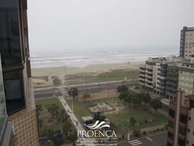 Edifício de esquina de frente para Praça Bassani: 7ª foto da galeria de imagens do imóvel