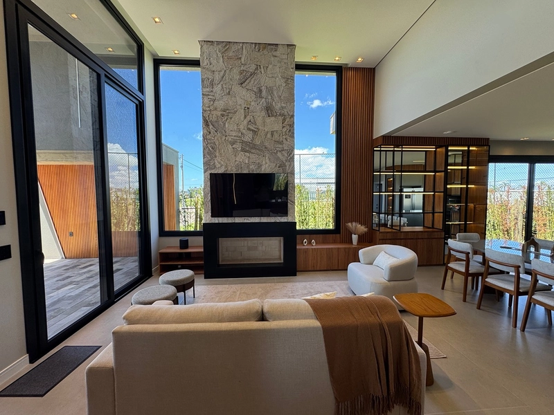 Casa com projeto único em excelente localização, no Condomínio Amare. : 5ª foto da galeria de imagens do imóvel